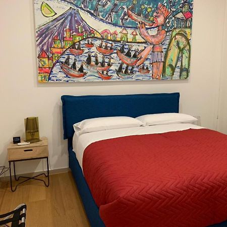 Dimora Megaride Bed & Breakfast Наполи Екстериор снимка