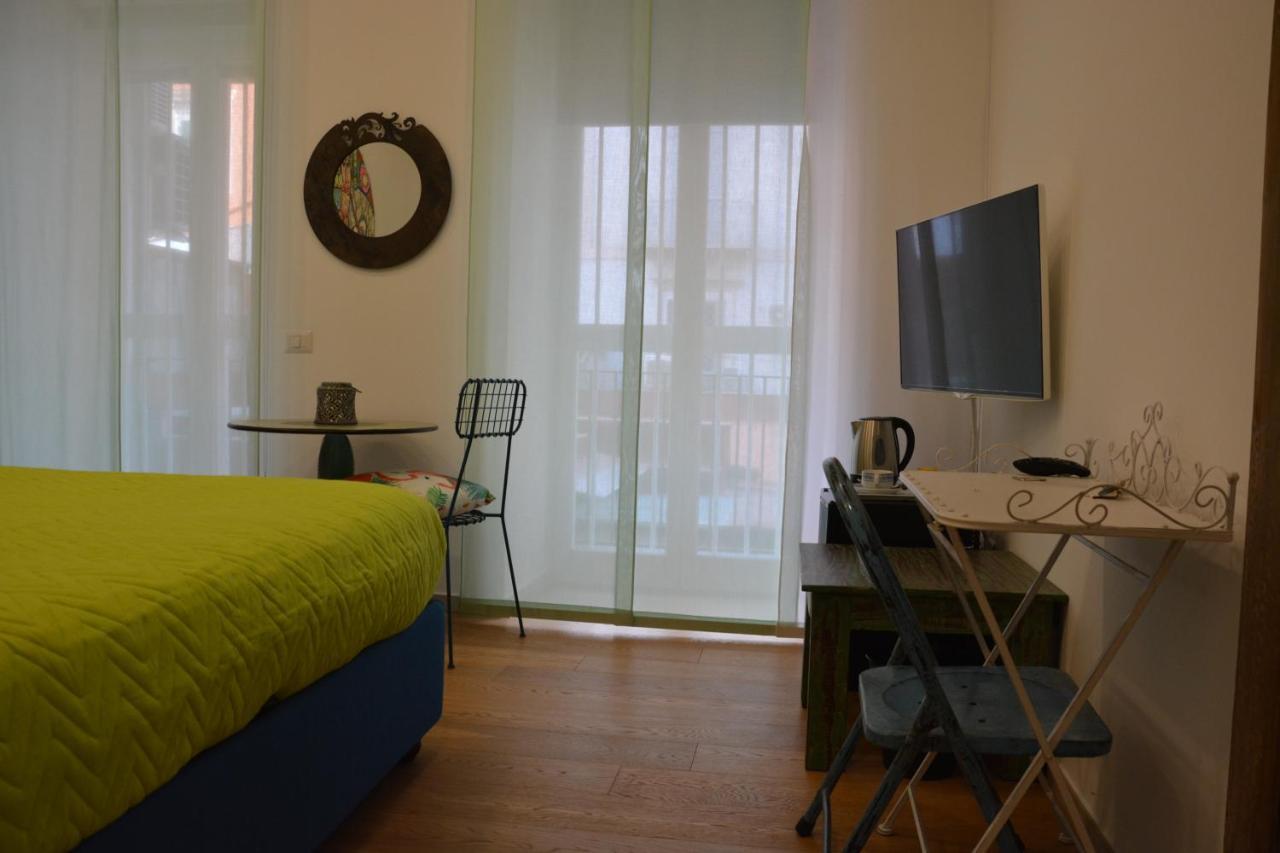 Dimora Megaride Bed & Breakfast Наполи Екстериор снимка