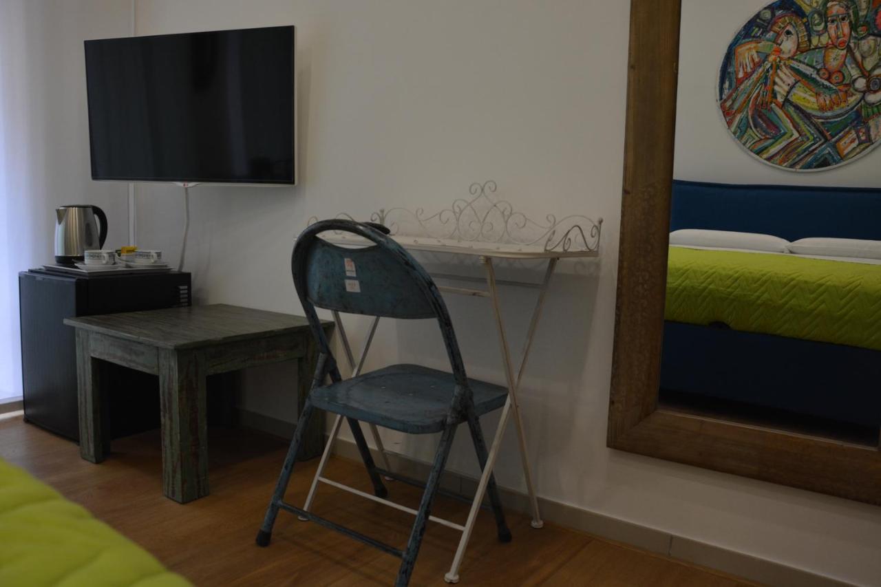 Dimora Megaride Bed & Breakfast Наполи Екстериор снимка