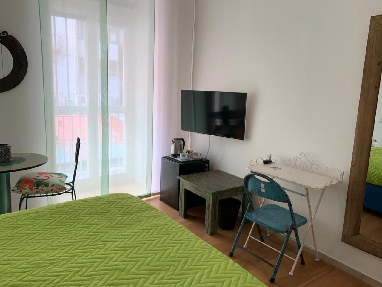 Dimora Megaride Bed & Breakfast Наполи Екстериор снимка