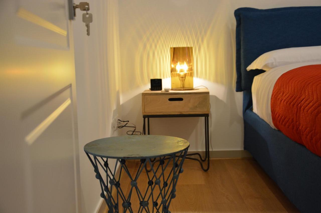 Dimora Megaride Bed & Breakfast Наполи Екстериор снимка