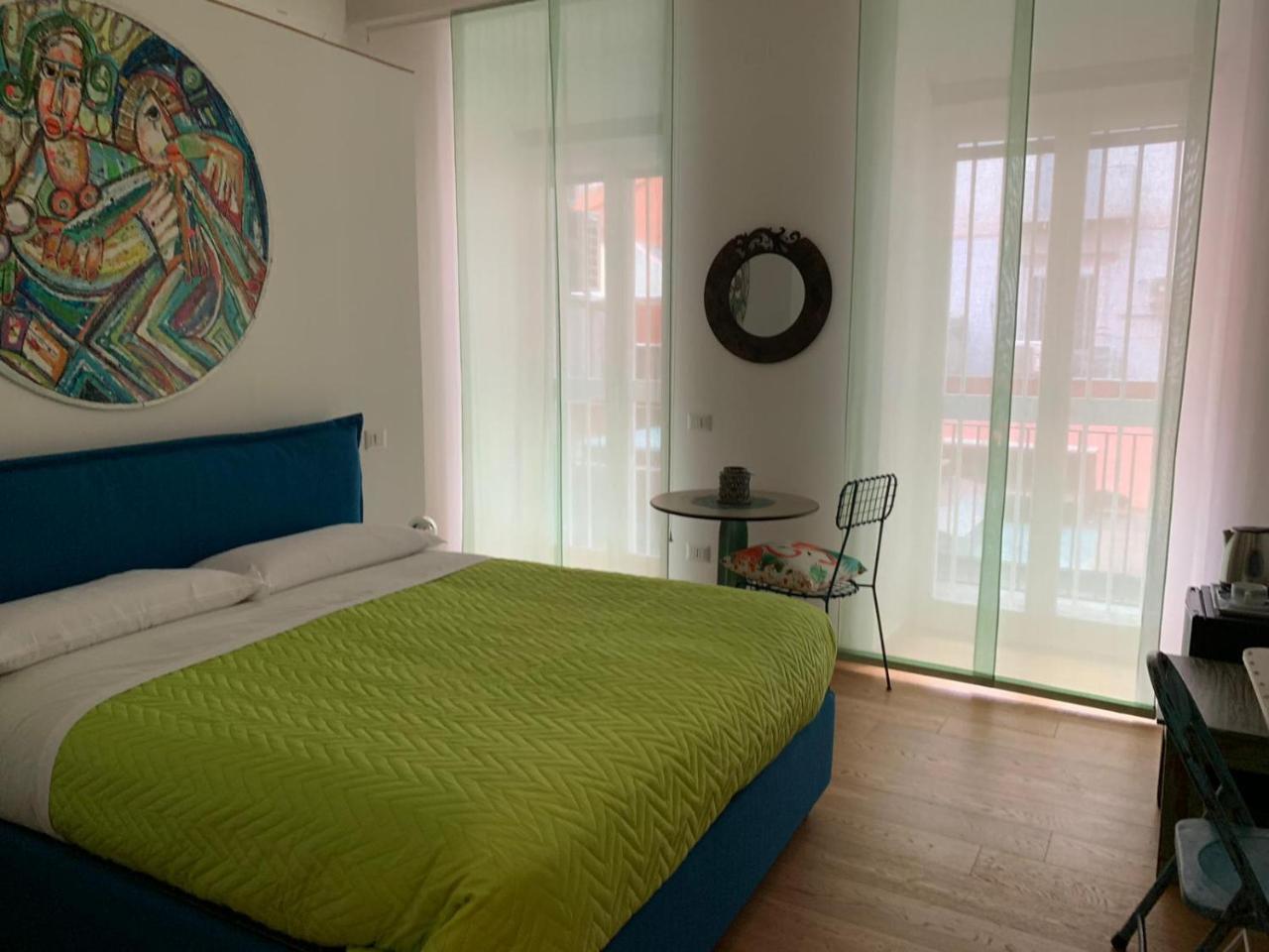 Dimora Megaride Bed & Breakfast Наполи Екстериор снимка