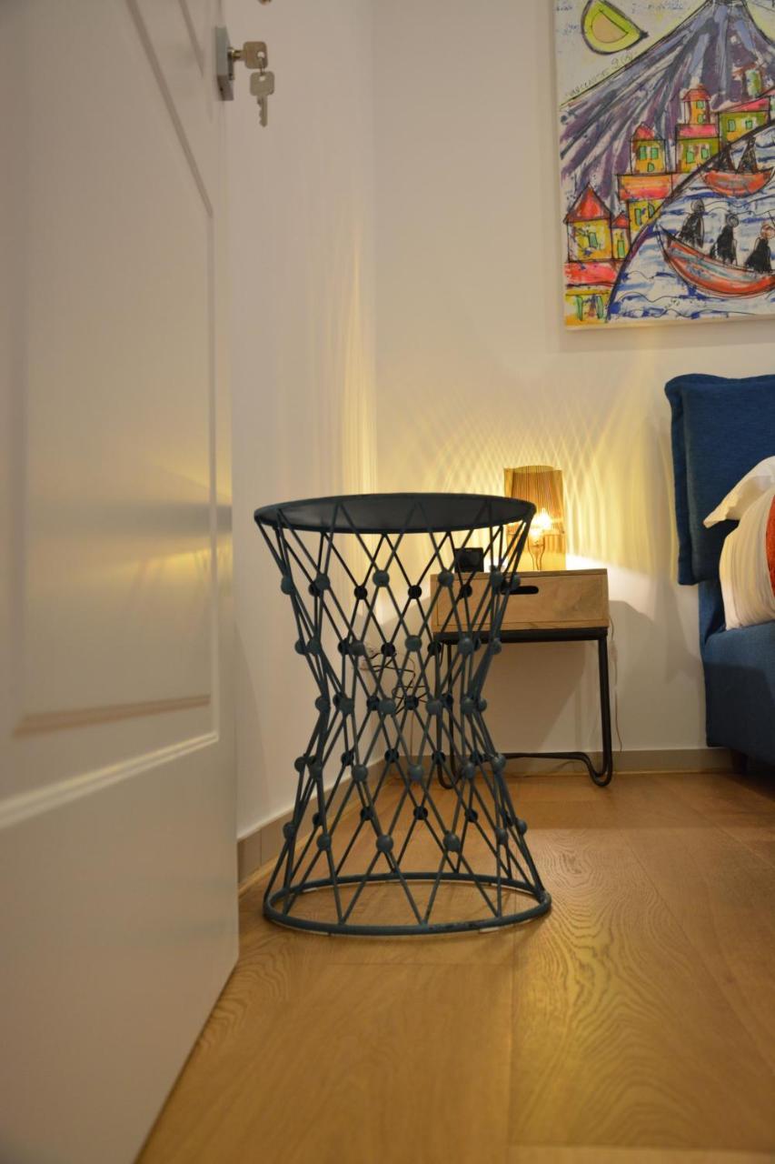 Dimora Megaride Bed & Breakfast Наполи Екстериор снимка