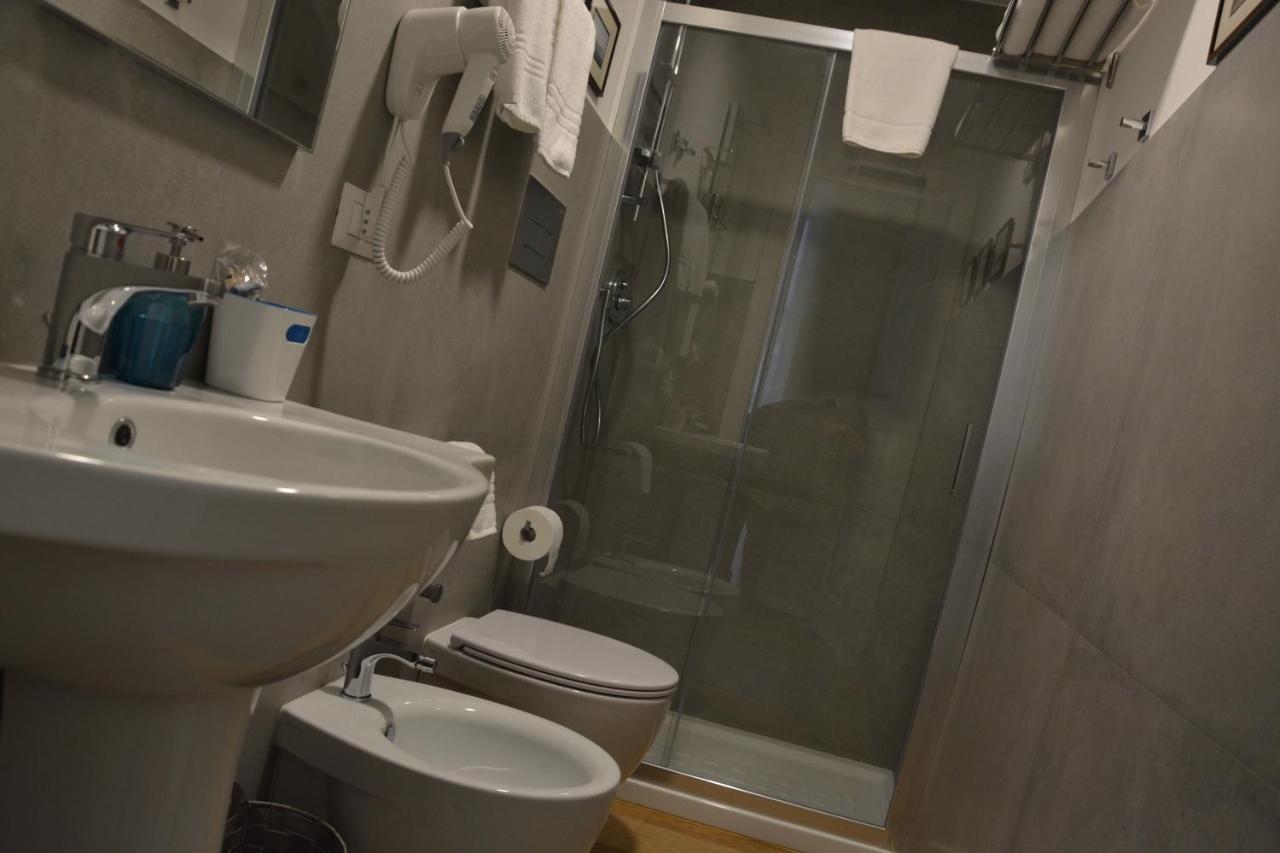Dimora Megaride Bed & Breakfast Наполи Екстериор снимка