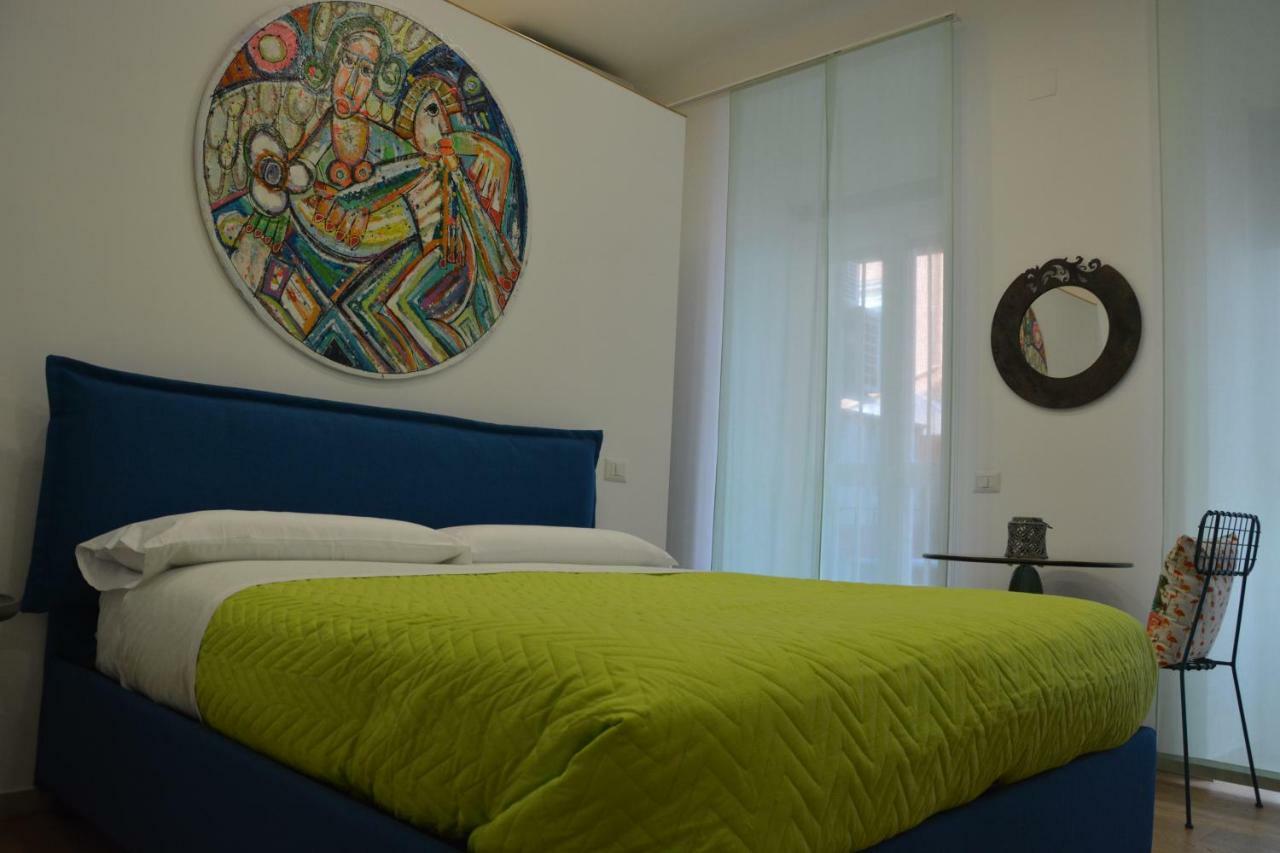 Dimora Megaride Bed & Breakfast Наполи Екстериор снимка